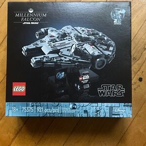 LEGO Star Wars Millennium Falcon Set - Gray and Black